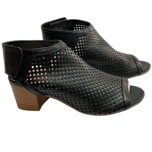 CALL IT SPRING Black Bootie with Ankle Straps Peep Toe Womens Size 7 - Picture 1 of 12